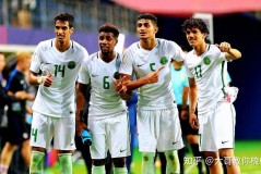 世预赛神锋任意球绝杀，世界杯冠军队逆境逆袭首胜士气高涨