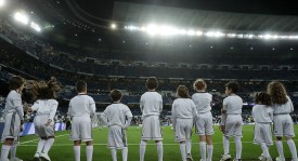 巴塞罗那5-0大胜皇家贝蒂斯，莱万菲利克斯闪耀西甲联赛